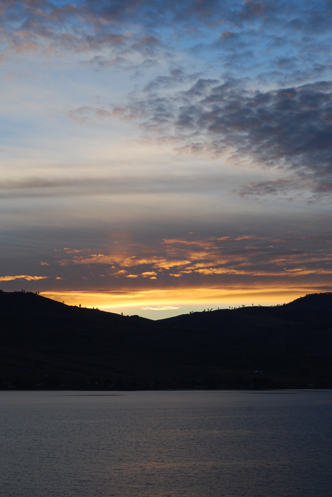 photo of Lake Chelan sunrise